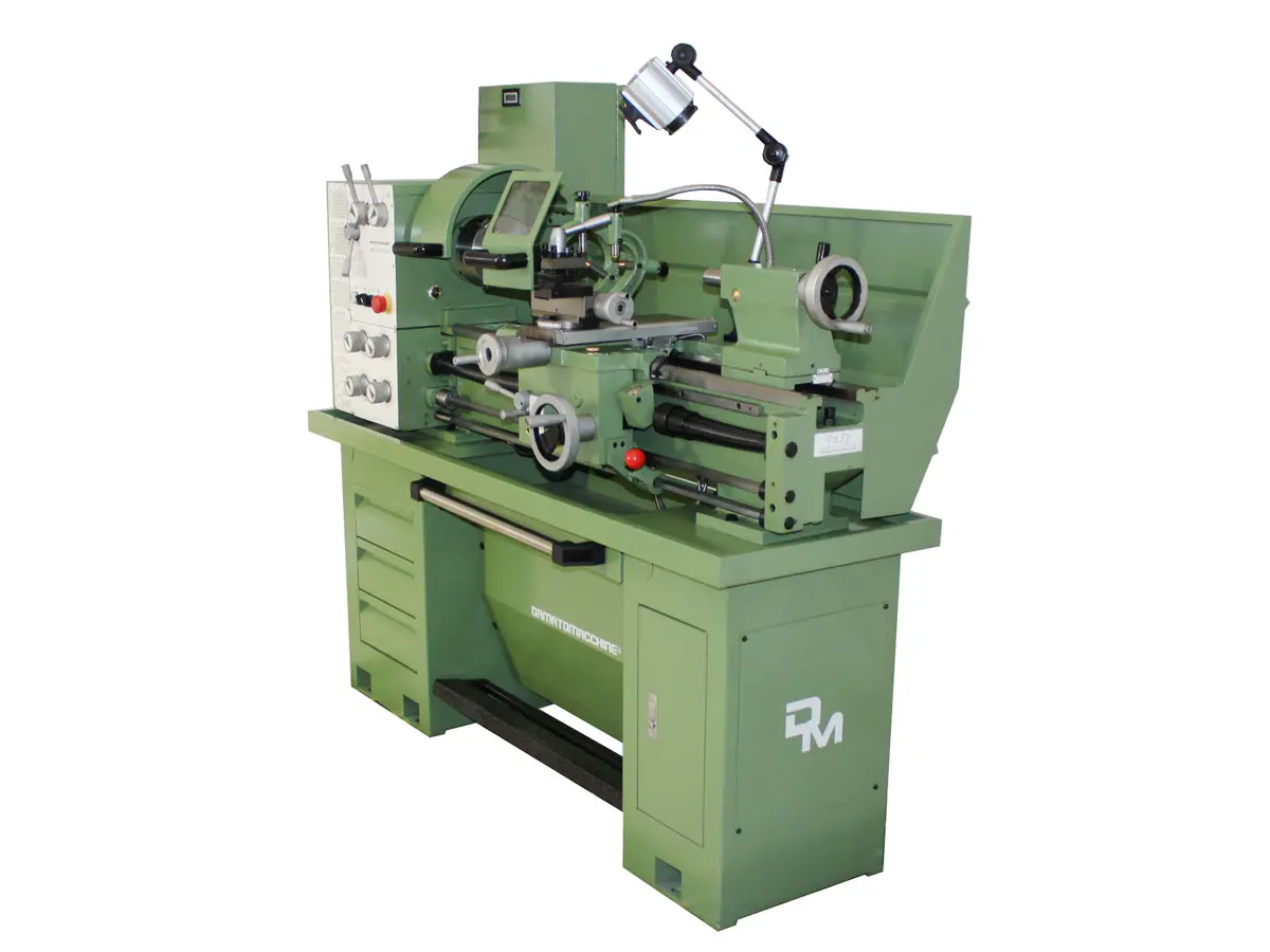 Universal Lathe by Damatomacchine